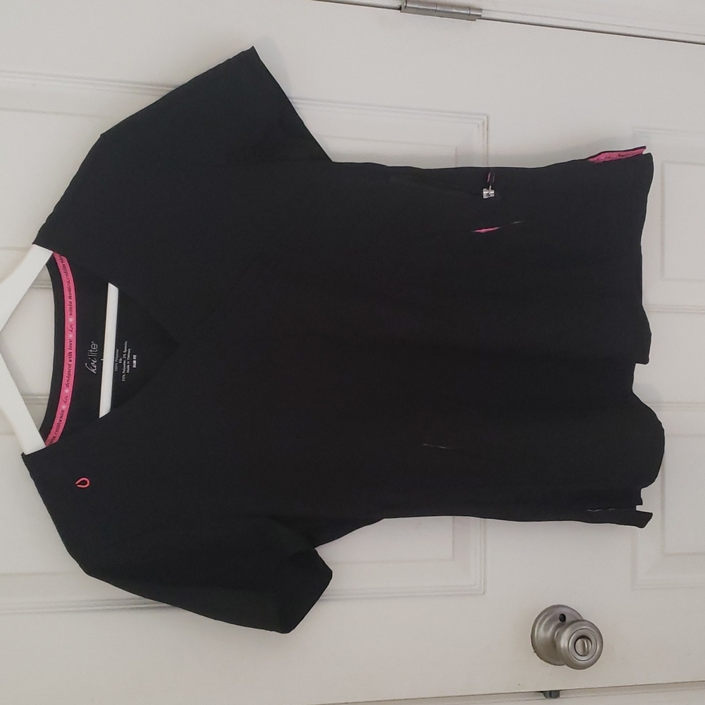 Koi lite Skye scrub top. Size large. Black